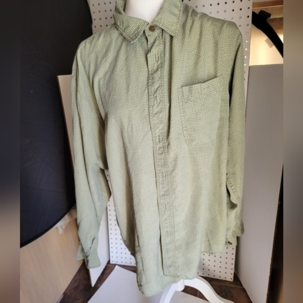 Tommy Bahama size L 100% silk button up shirt